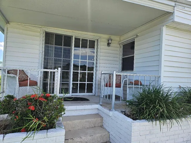 Residence photo 3