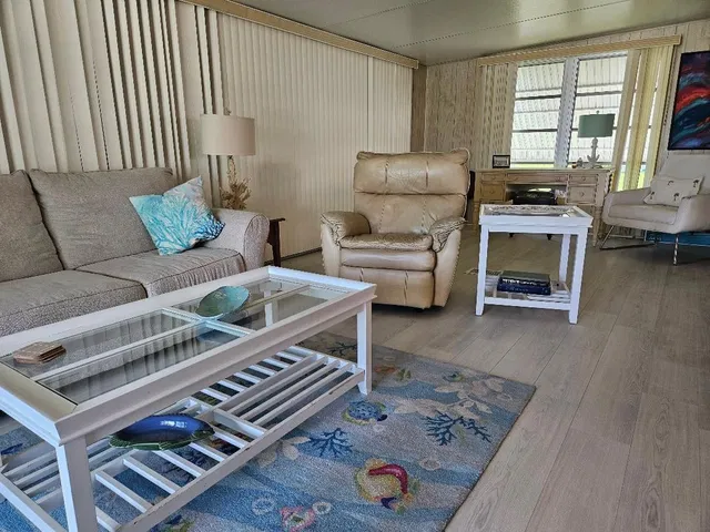 Residence photo 5