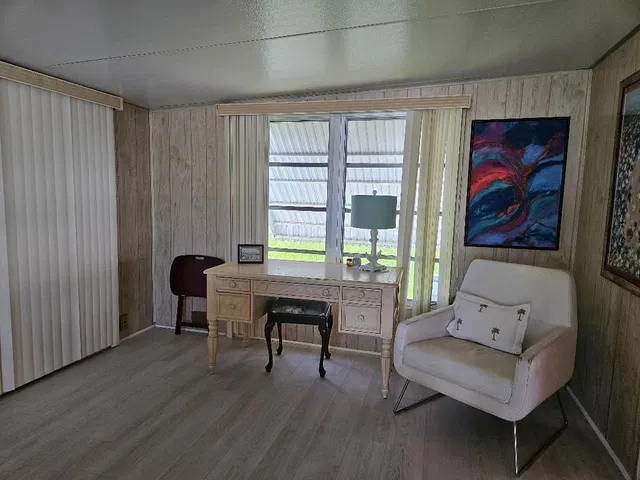 Residence photo 6
