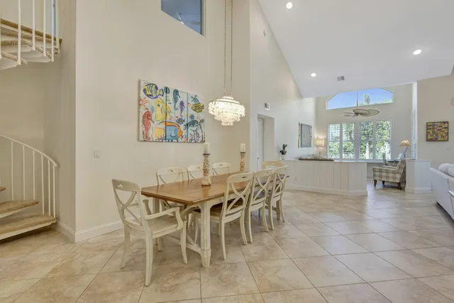  Residence photo 5