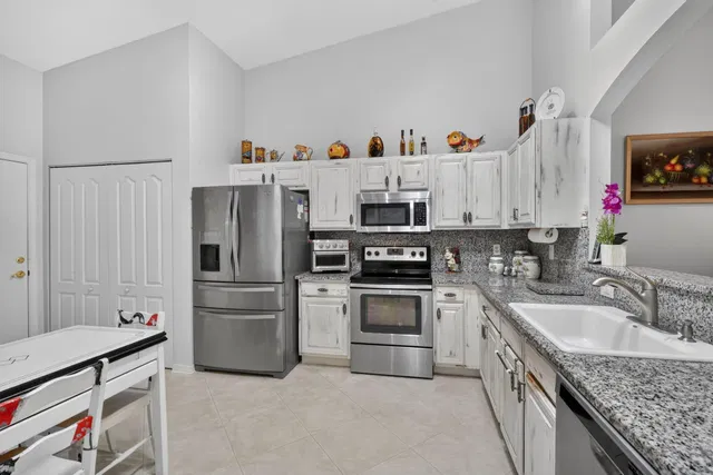 Residence photo 9