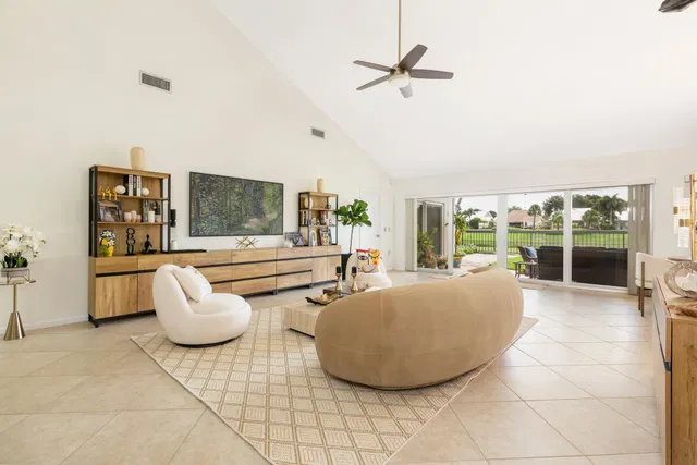 Residence photo 5
