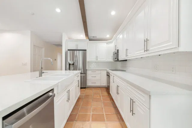  Residence photo 9