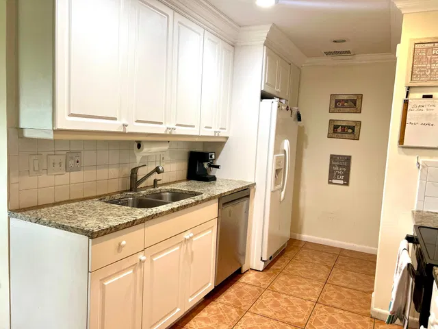 Residence photo 8