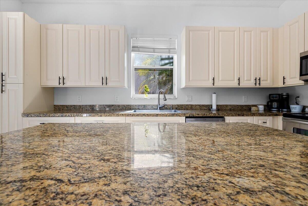 Residence photo 17