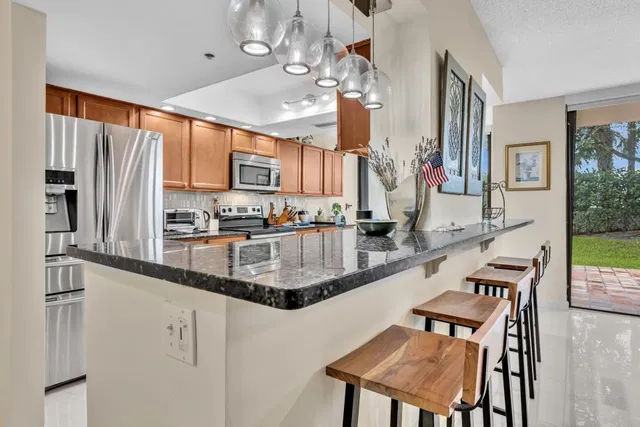 Unit Apt 106 photo 9