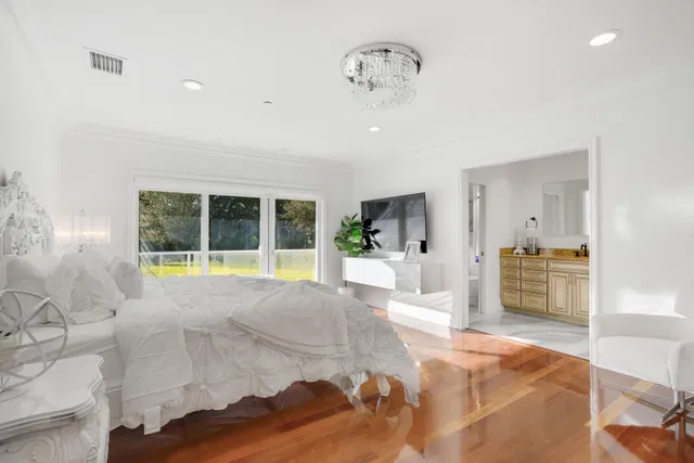 Residence photo 24