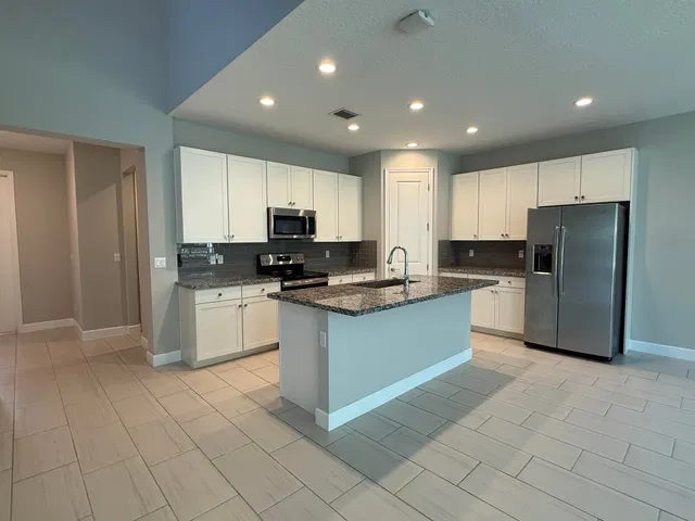 Residence photo 3