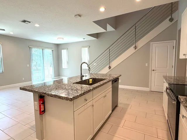 Residence photo 6