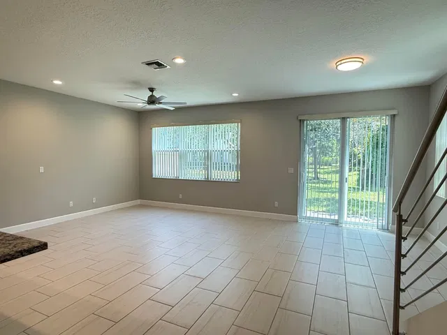 Residence photo 8