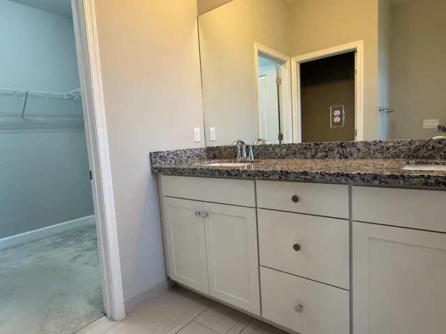 Residence photo 12
