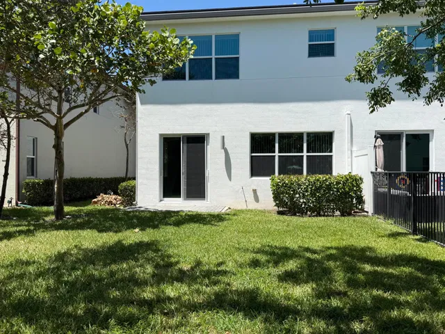Residence photo 22