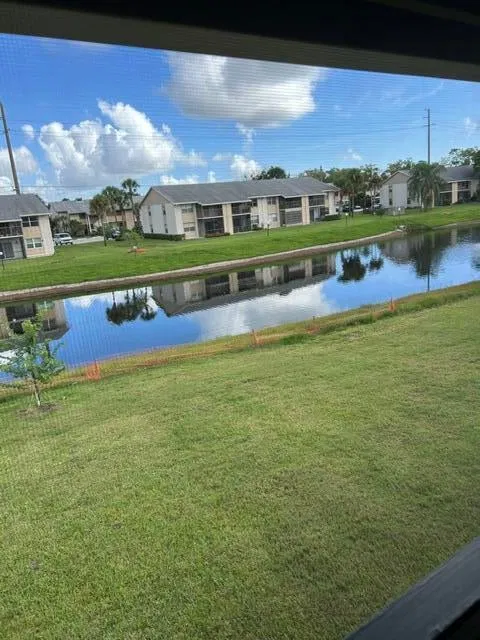 Unit 1806 photo 5