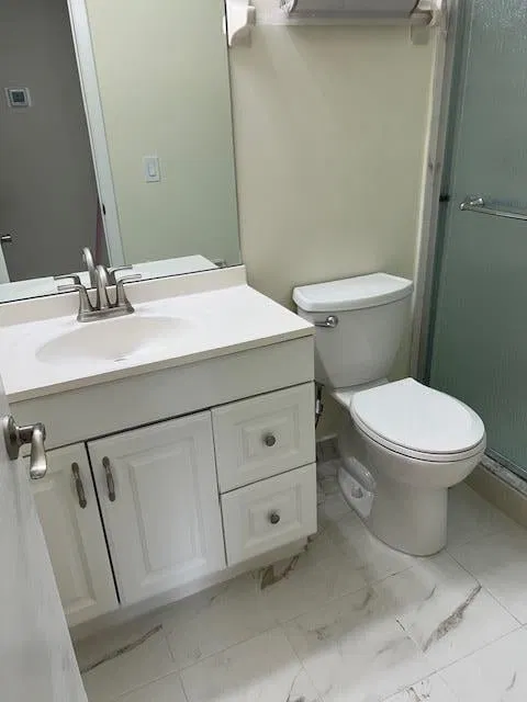 Unit 1806 photo 11