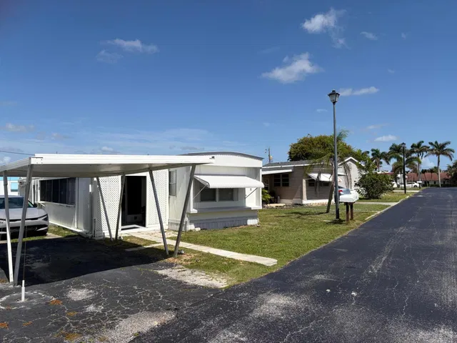 Unit 19 photo 2