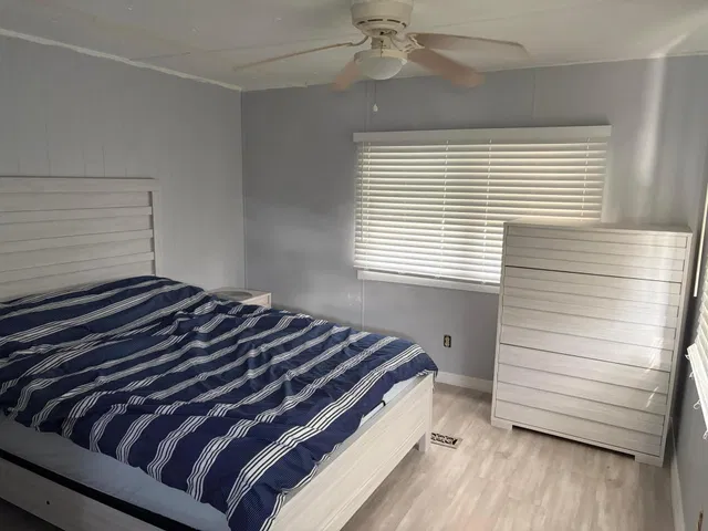 Unit 19 photo 11