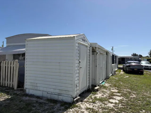Unit 19 photo 14