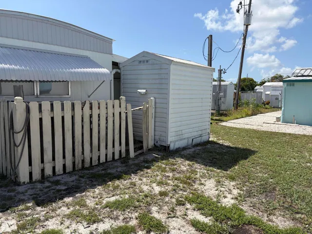 Unit 19 photo 15