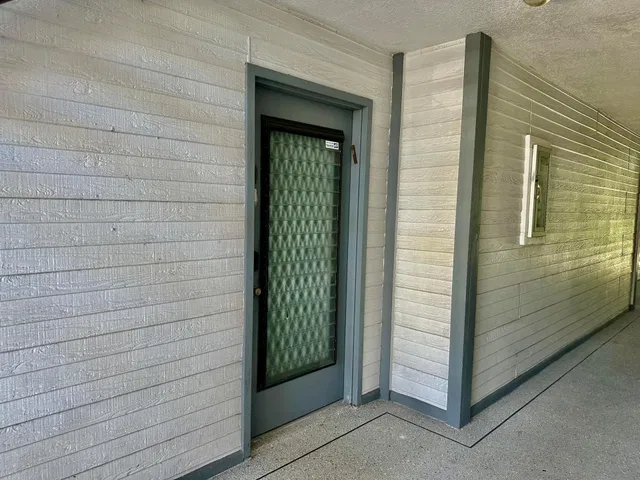 Unit 101 photo 10
