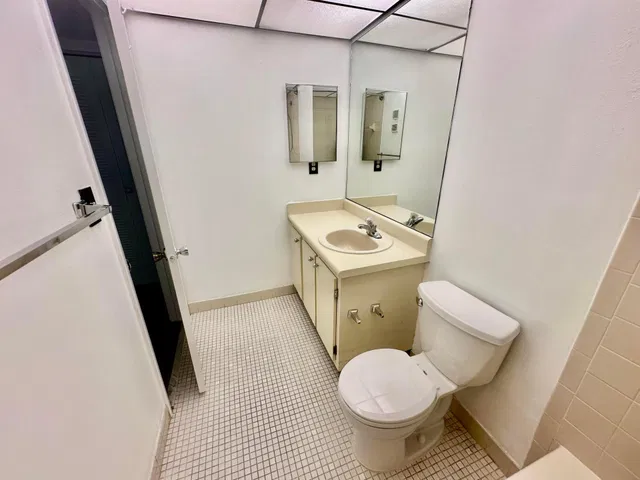 Unit 101 photo 21