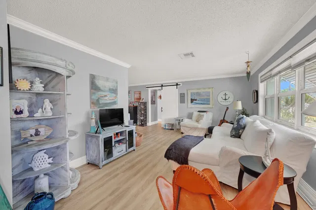  Residence photo 32