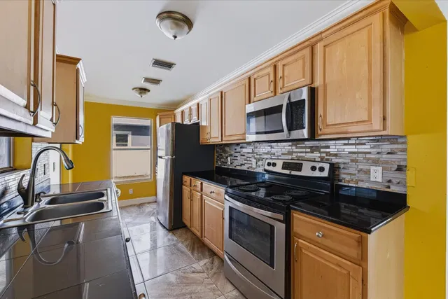 Residence photo 12