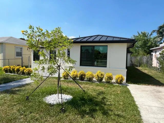 Residence photo 2