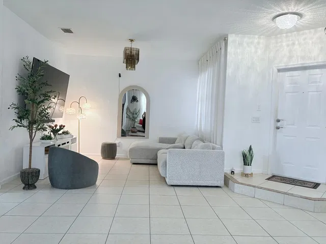 Residence photo 6