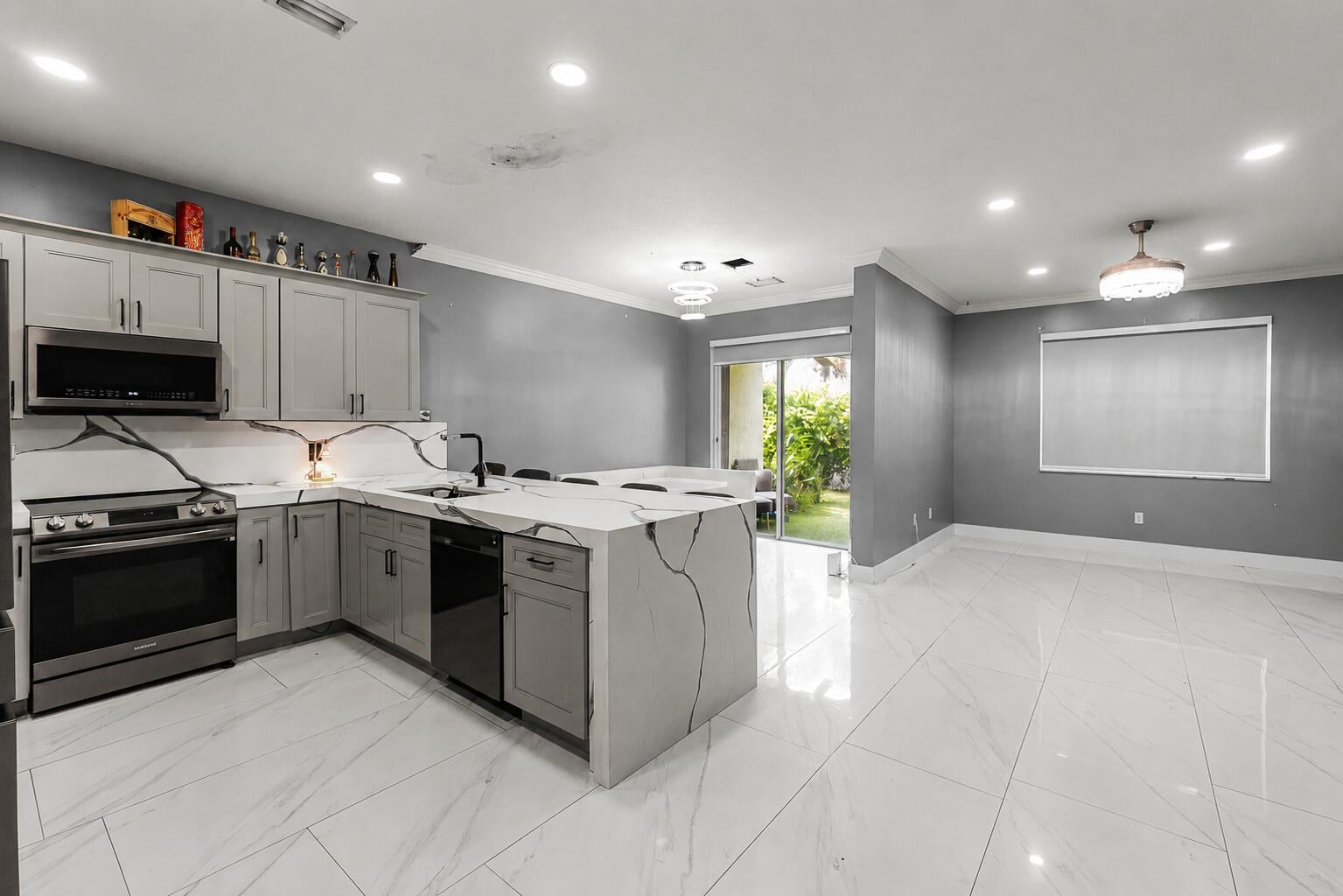Residence photo 5