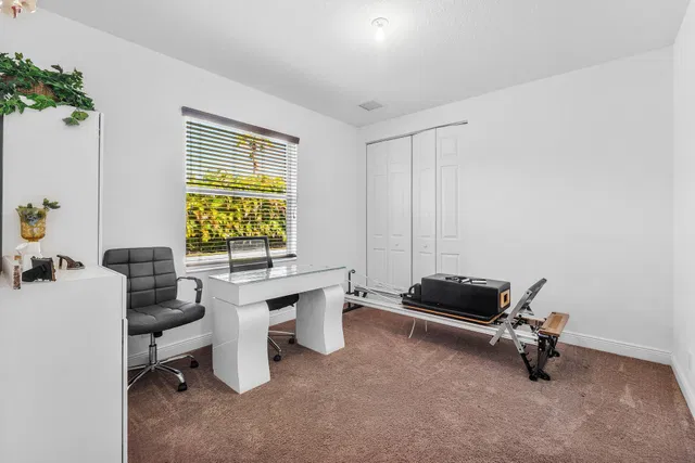  Residence photo 23