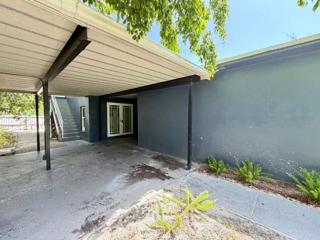 Unit 2 photo 8