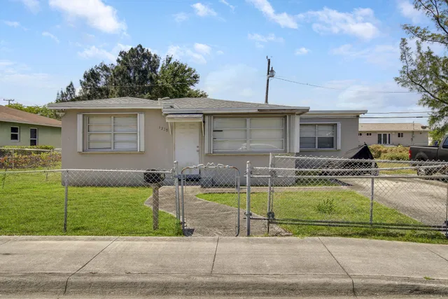 Residence photo 2