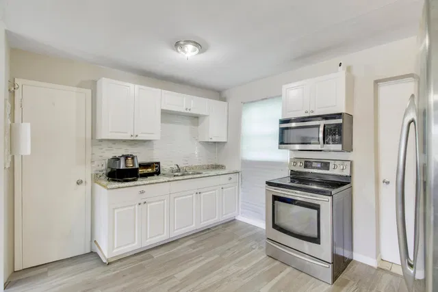 Residence photo 3
