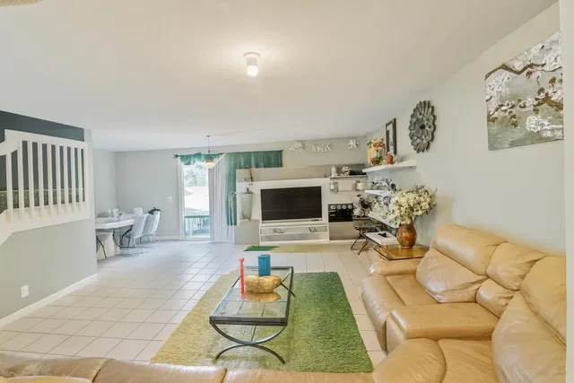 Residence photo 2
