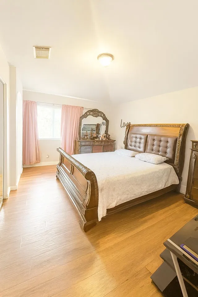 Residence photo 5