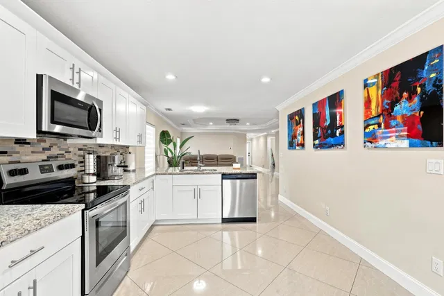 Residence photo 18