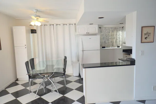  Residence photo 5