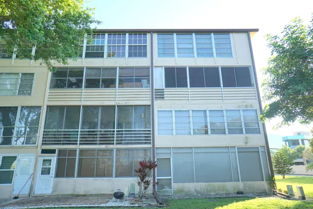  Residence photo 34