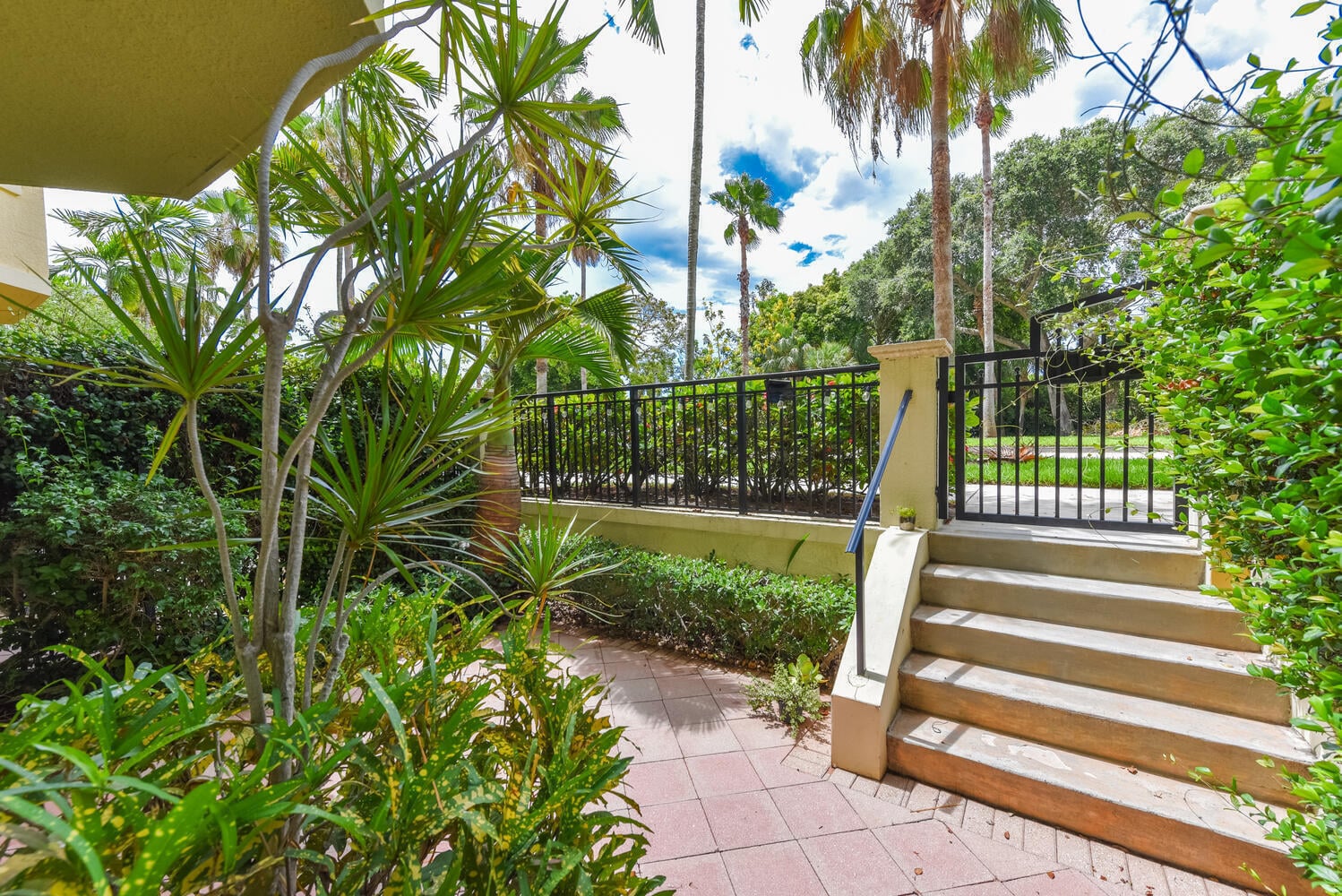 Residence photo 33