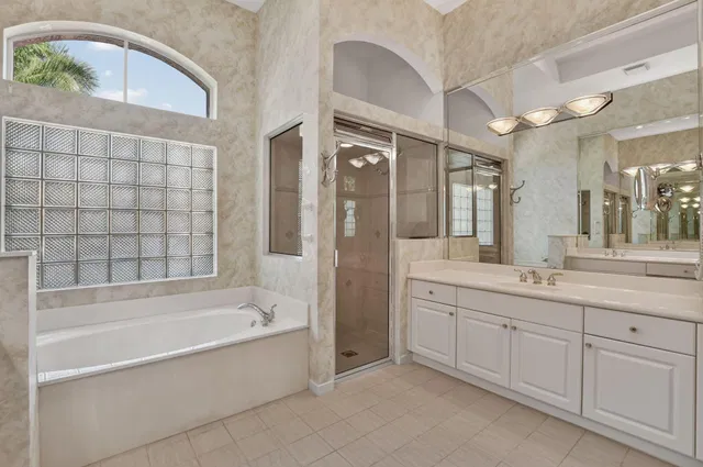 Residence photo 45