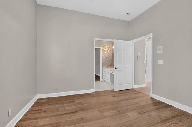 Residence photo 65