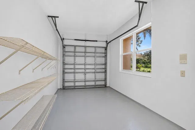 Residence photo 94