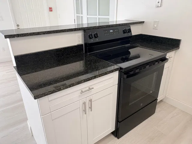 Unit M-207 photo 11