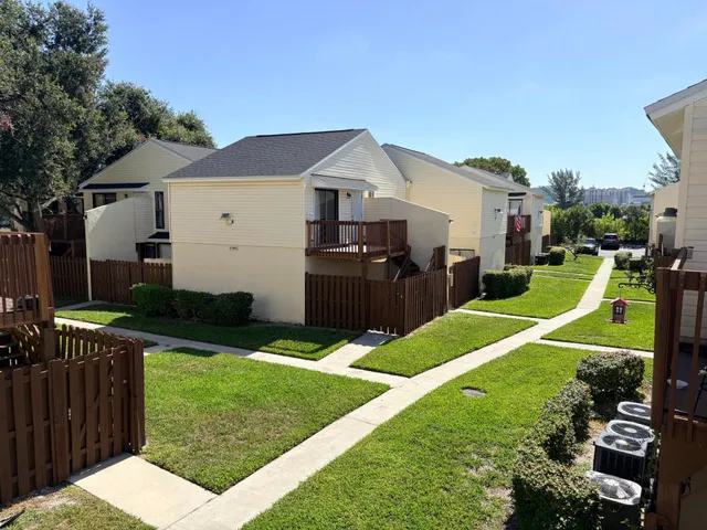 Unit M-207 photo 21