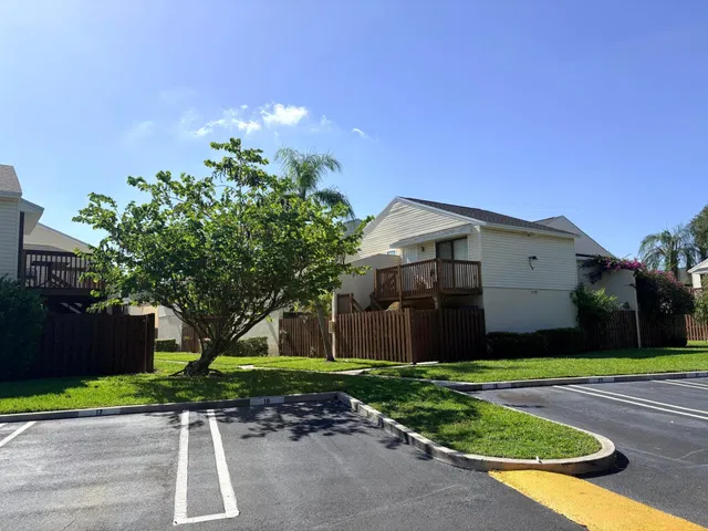 Unit M-207 photo 23