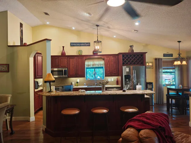 Residence photo 16