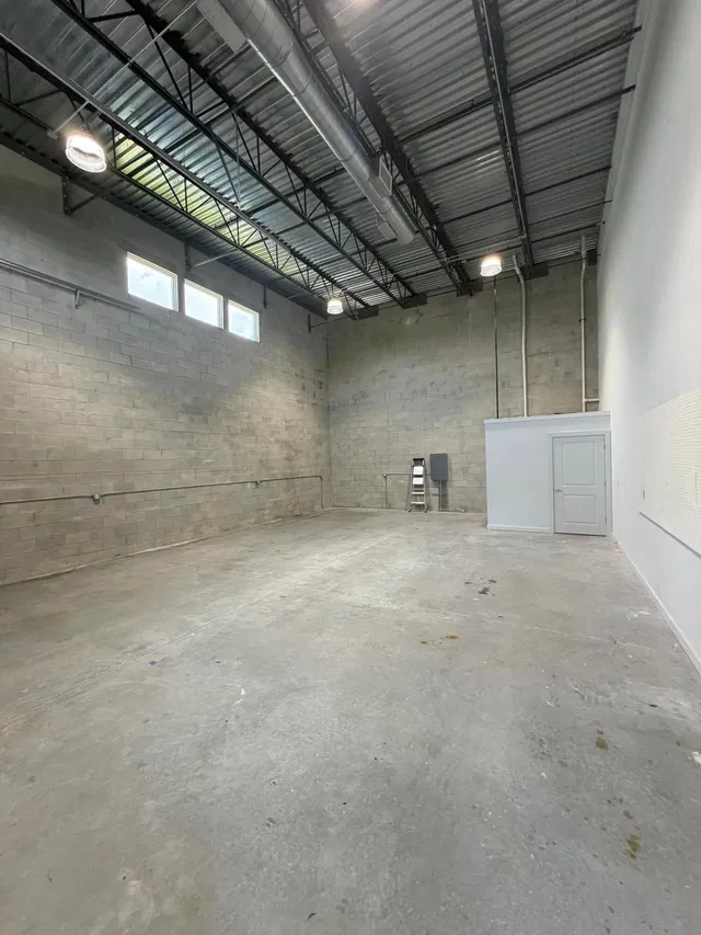 Unit 12 photo 8