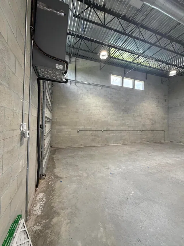 Unit 12 photo 9