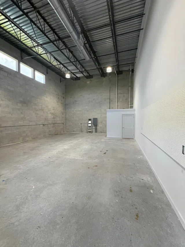 Unit 12 photo 10