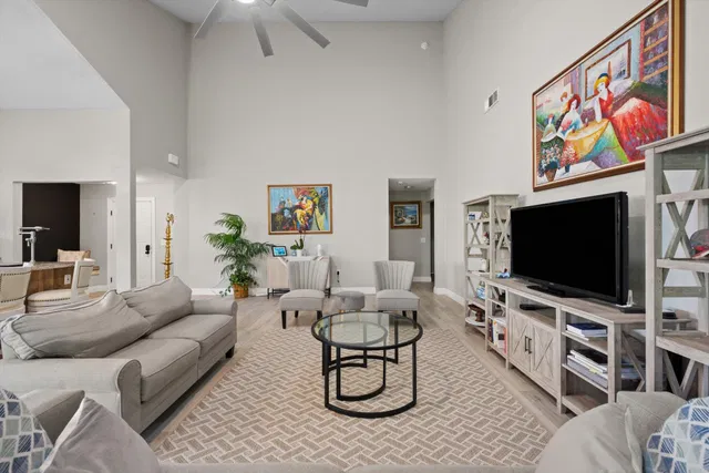 Residence photo 6